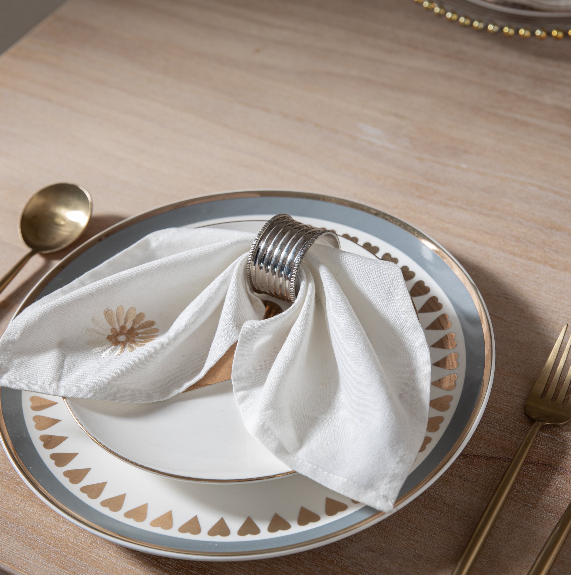 Ribbed Metal Napkin Rings – Classic Profile