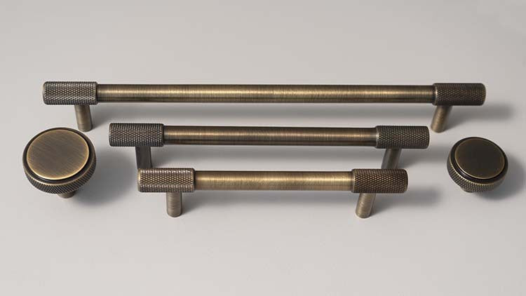 Ins brass handle