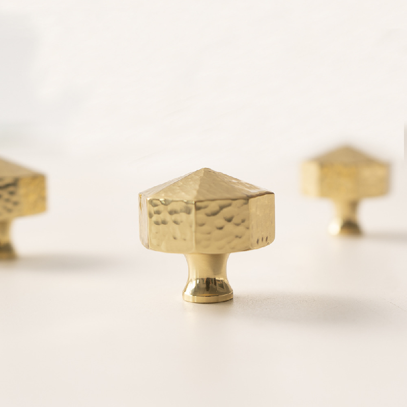 Brass hammer pattern octagonal single hole handle