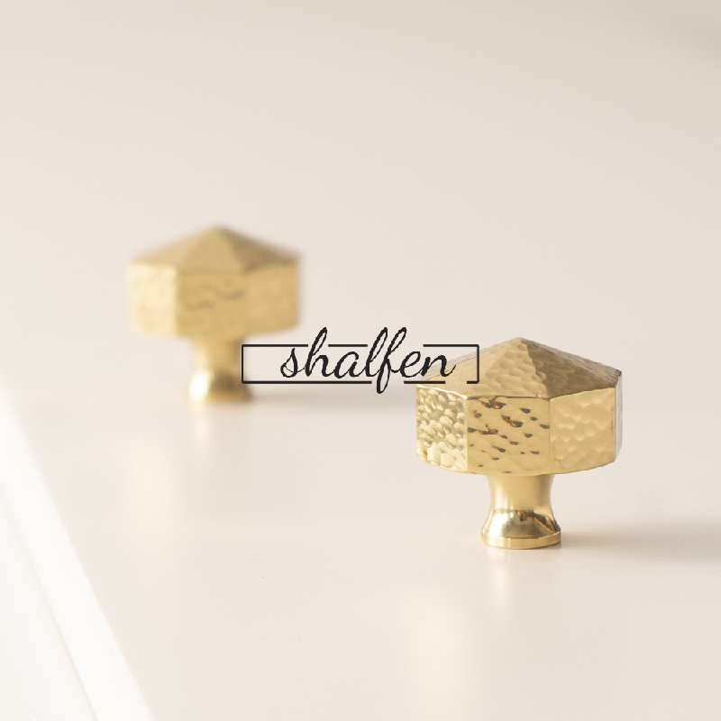 Brass hammer pattern octagonal single hole handle