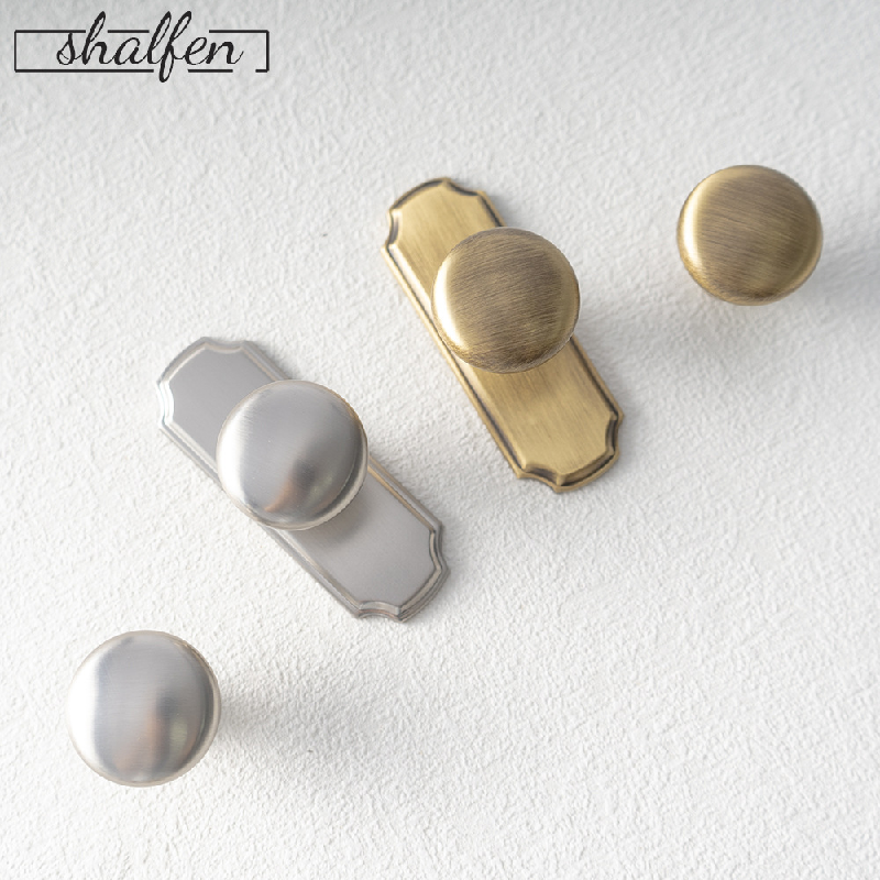 Simple brass handle