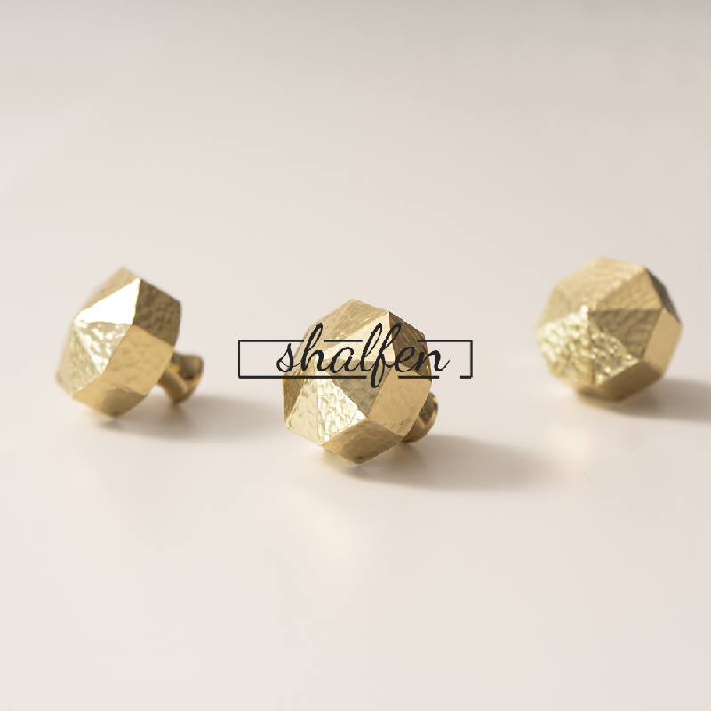 Brass hammer pattern octagonal single hole handle