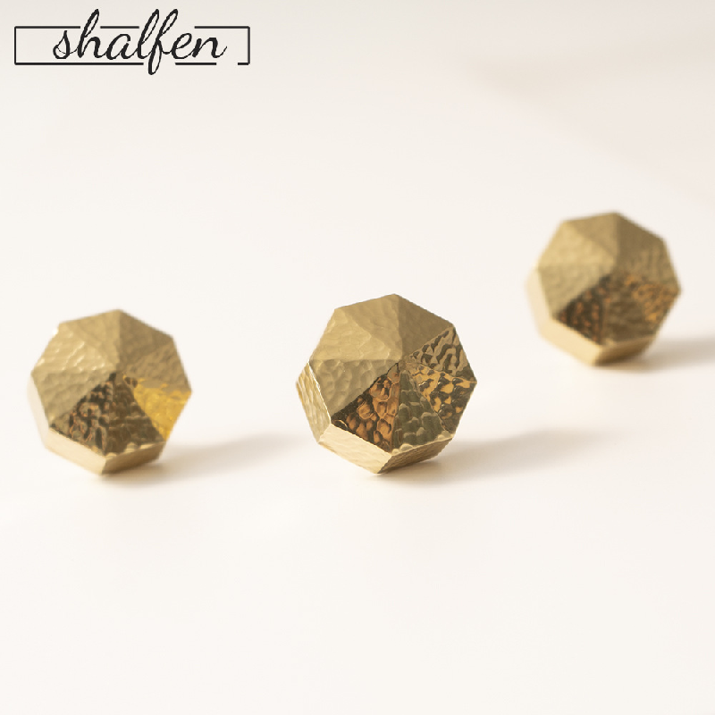 Brass hammer pattern octagonal single hole handle
